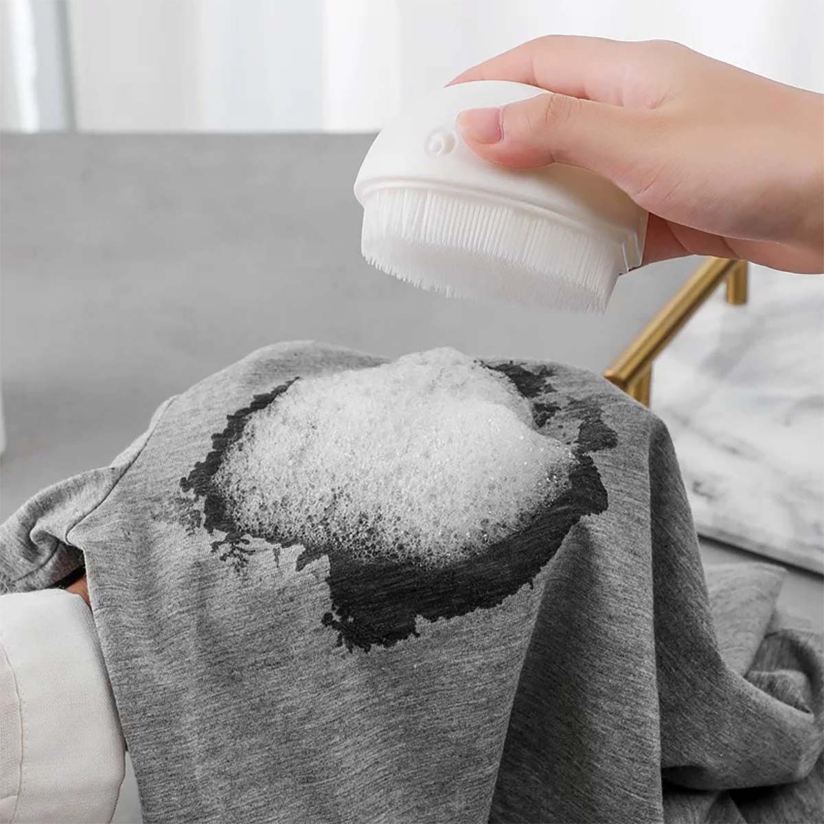 Cepillo de limpieza para ropa y zapatos, con diseño de adorable ballena, no suelta pelos, no daña la ropa, perfecto para el hogar.