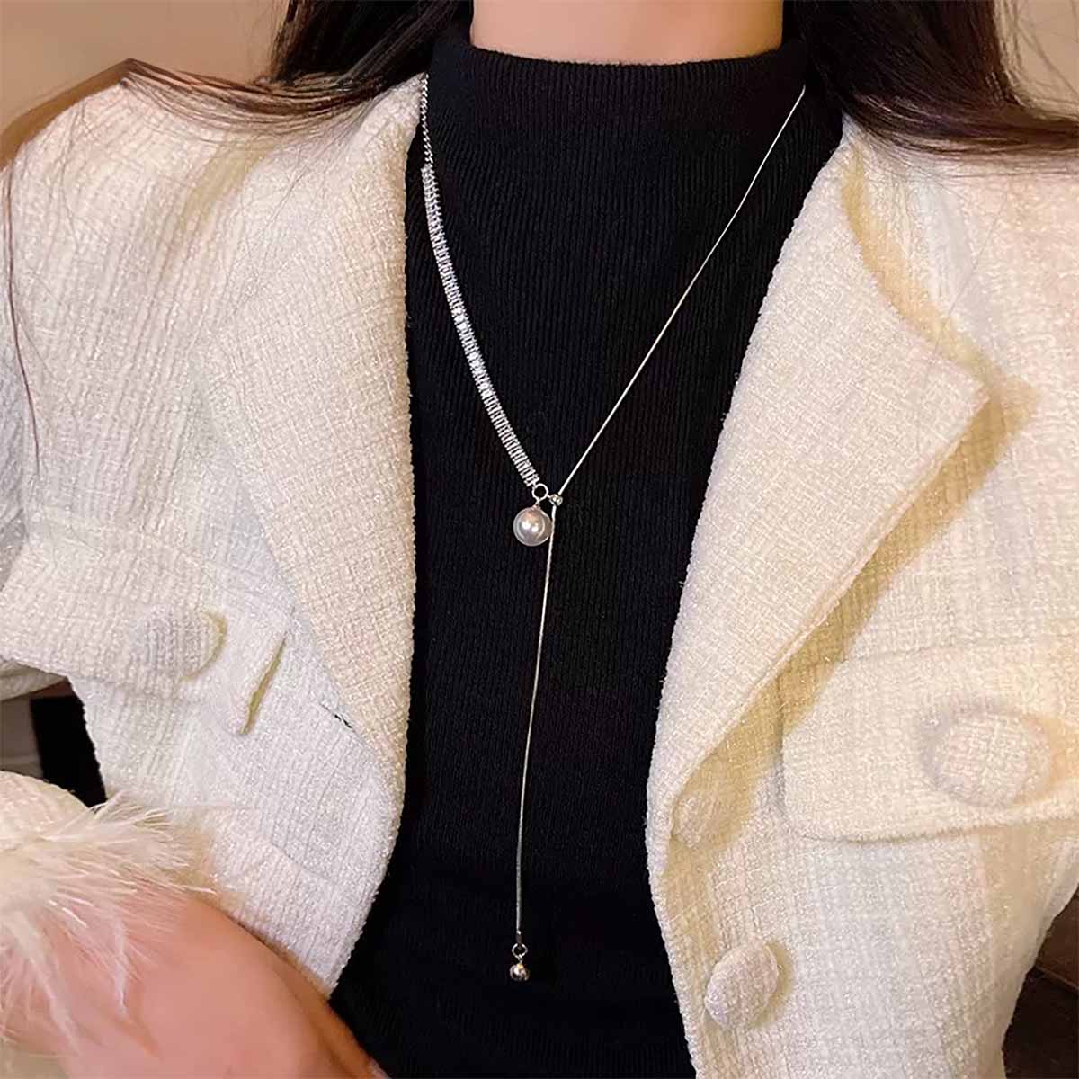 Collar largo con perlas y diamantes brillantes | Diseño exclusivo de lujo ligero, nueva colección, collar de clavícula elegante, tendencia alta y exclusiva.