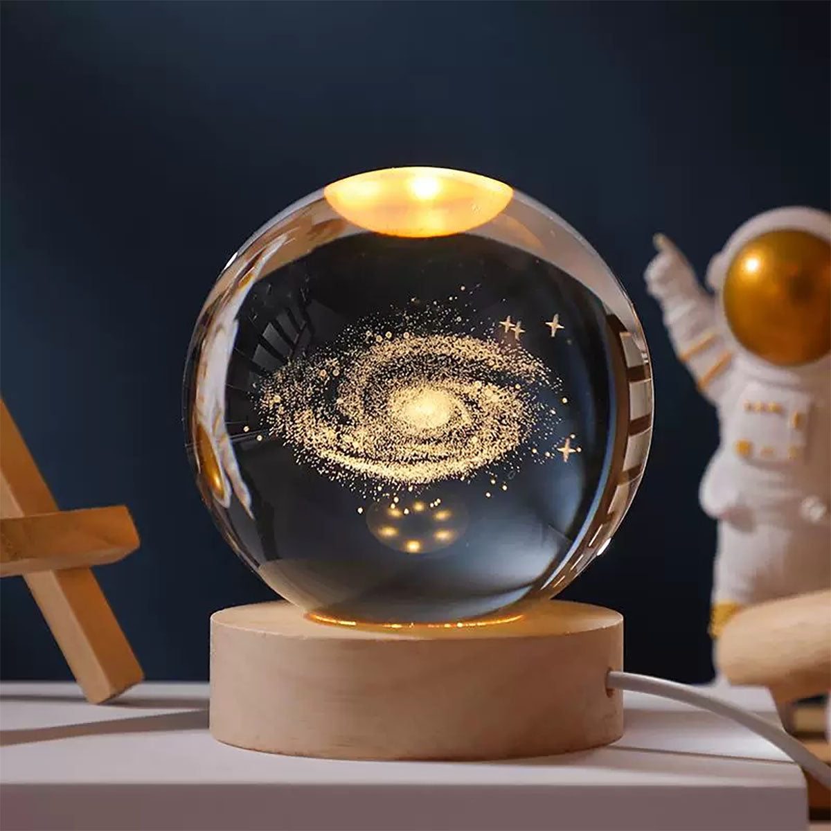 Lámpara de mesa con cielo estrellado, esfera de cristal de galaxia, luz nocturna, adorno decorativo de escritorio con un toque elegante.