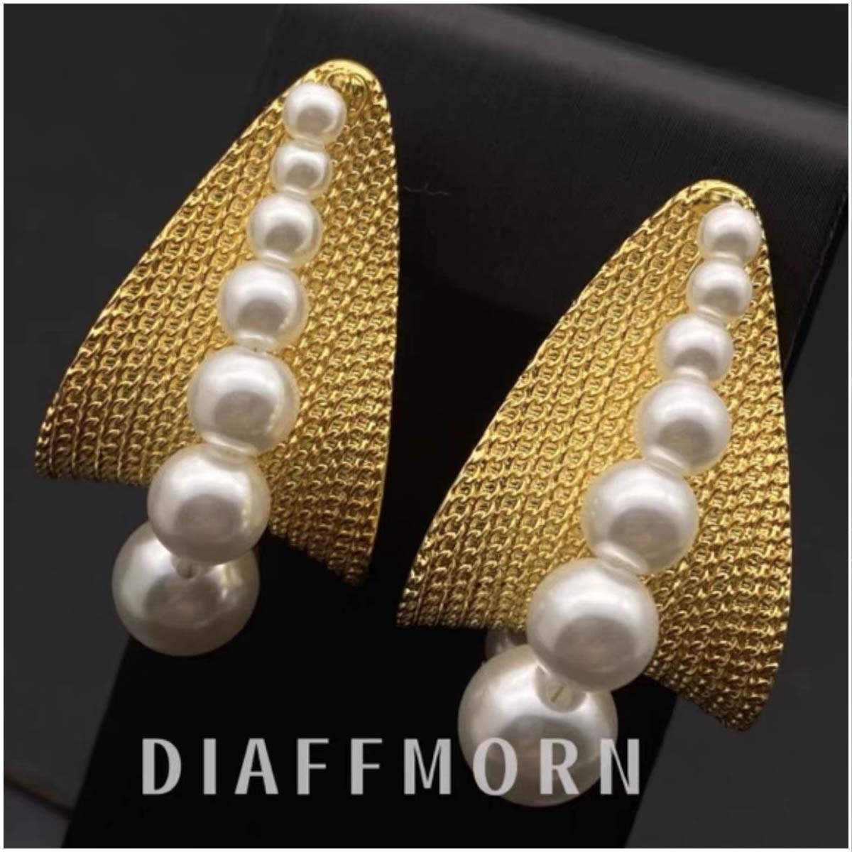 Pendientes de perlas de estilo único, con diseño retro y exclusivo, con un toque de personalidad.