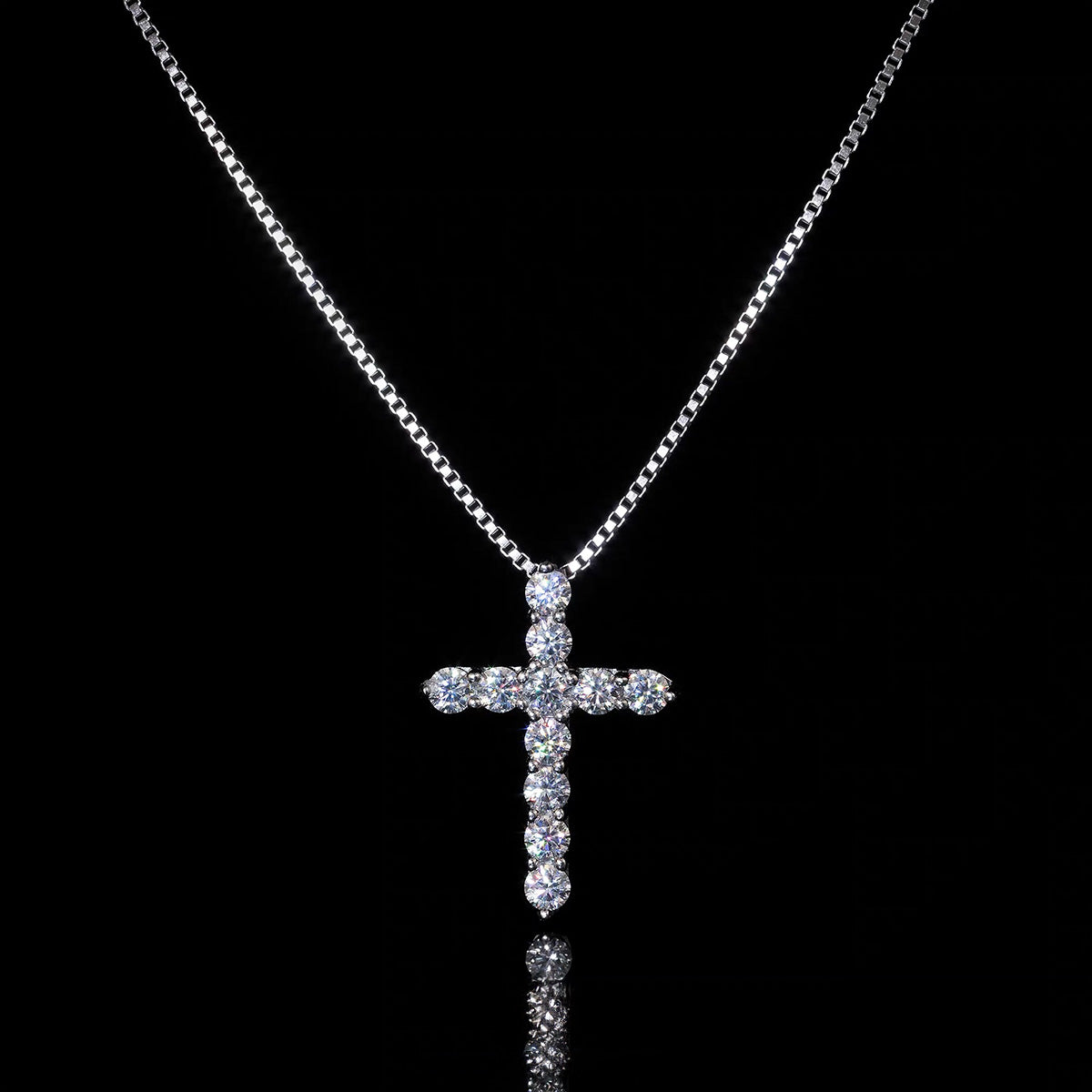 Colgante de cruz con diamantes completos, collar de estilo europeo y americano, diseño sencillo y elegante, cadena de clavícula versátil y personalizada.