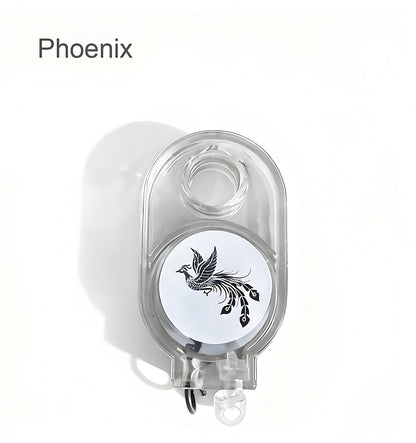 Cheie retractabilă multifuncțională pentru exterior, cu revenire controlată și fixare rapidă, previne pierderea și se atașează instant la rucsac sau încheietură.