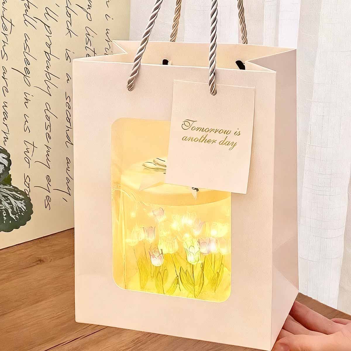 Nueva lámpara nocturna creativa en forma de tulipán, kit de materiales DIY hecho a mano, caja tipo pastel, lámpara ambiental con efecto de “mar de flores”, de aspecto romántico y elegante.